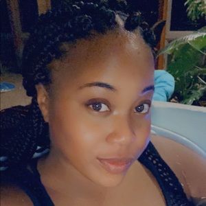 Meet your Posher, Kendra